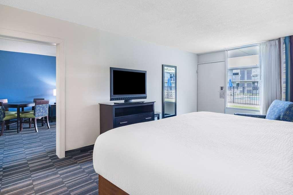 Days Inn And Suites By Wyndham Oxford Room photo
